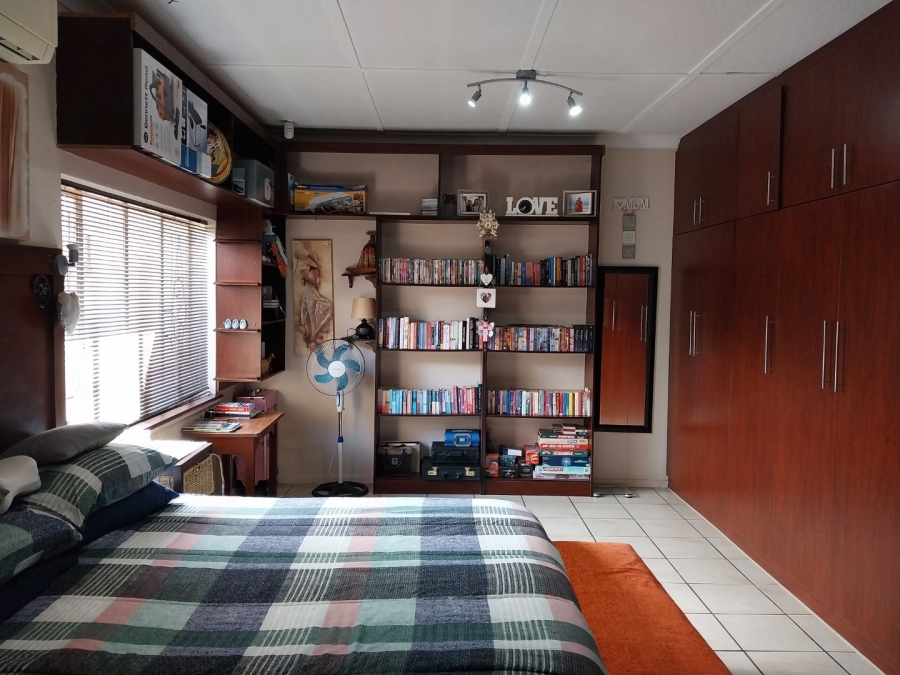 3 Bedroom Property for Sale in Potchefstroom South North West